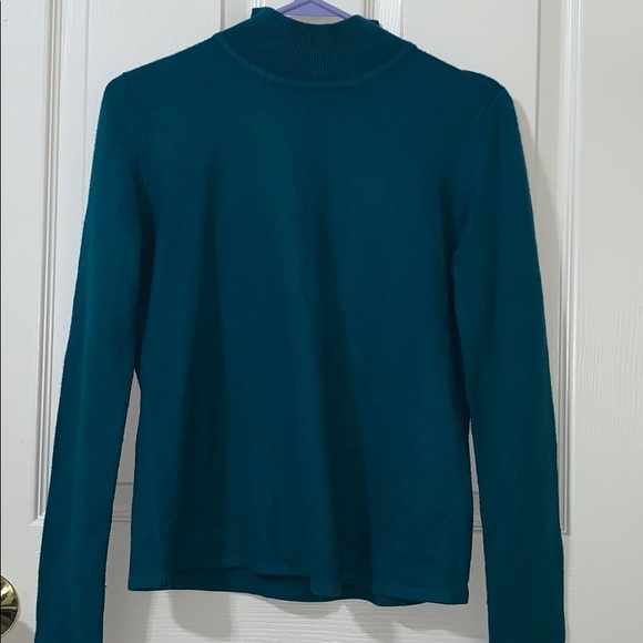 2 Sweaters - Picture 3 of 3